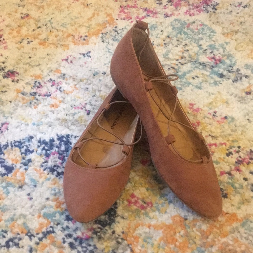 Tan flats